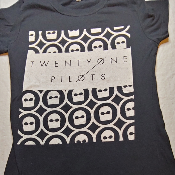Twenty One Pilots Band Tee Black with White graphics Juniors Size Large - Picture 1 of 8
